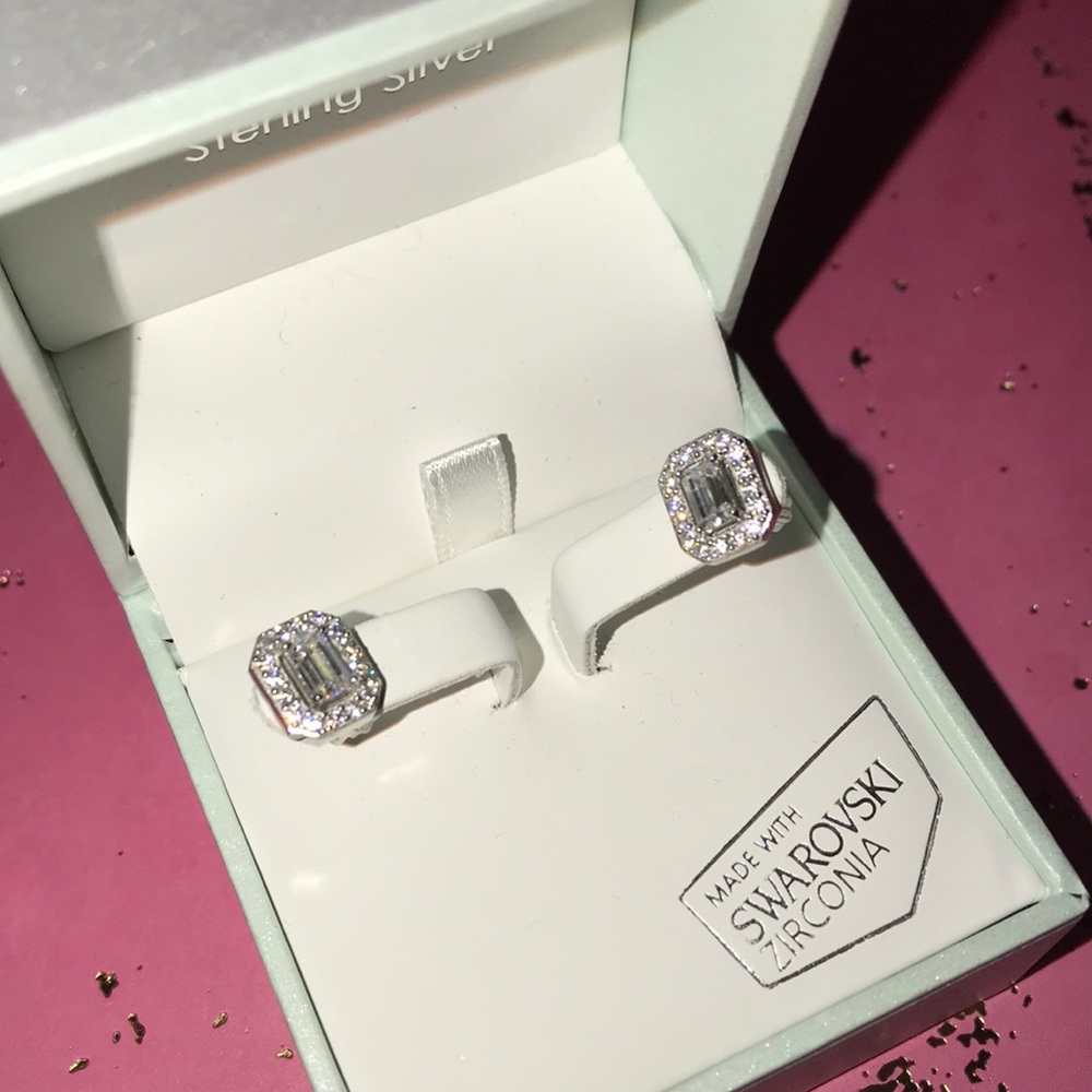 Sterling Siver Swarovski Zirconia Earrings Studs